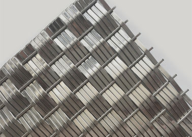 通路はタクシーによって編まれる網の金属、アルミニウム装飾的な編まれたエレベーターの網を囲みます