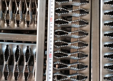 亜鉛メッキ鋼建築用金属メッシュスクリーン For Grtp 支柱グレーチング