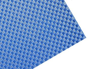 通路はタクシーによって編まれる網の金属、アルミニウム装飾的な編まれたエレベーターの網を囲みます