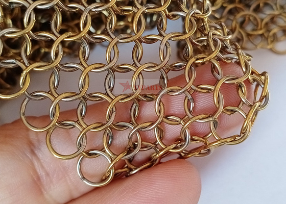 スペース ディバイダーに使用する0.8x7mmのステンレス鋼の金属リング網のカーテンの金色
